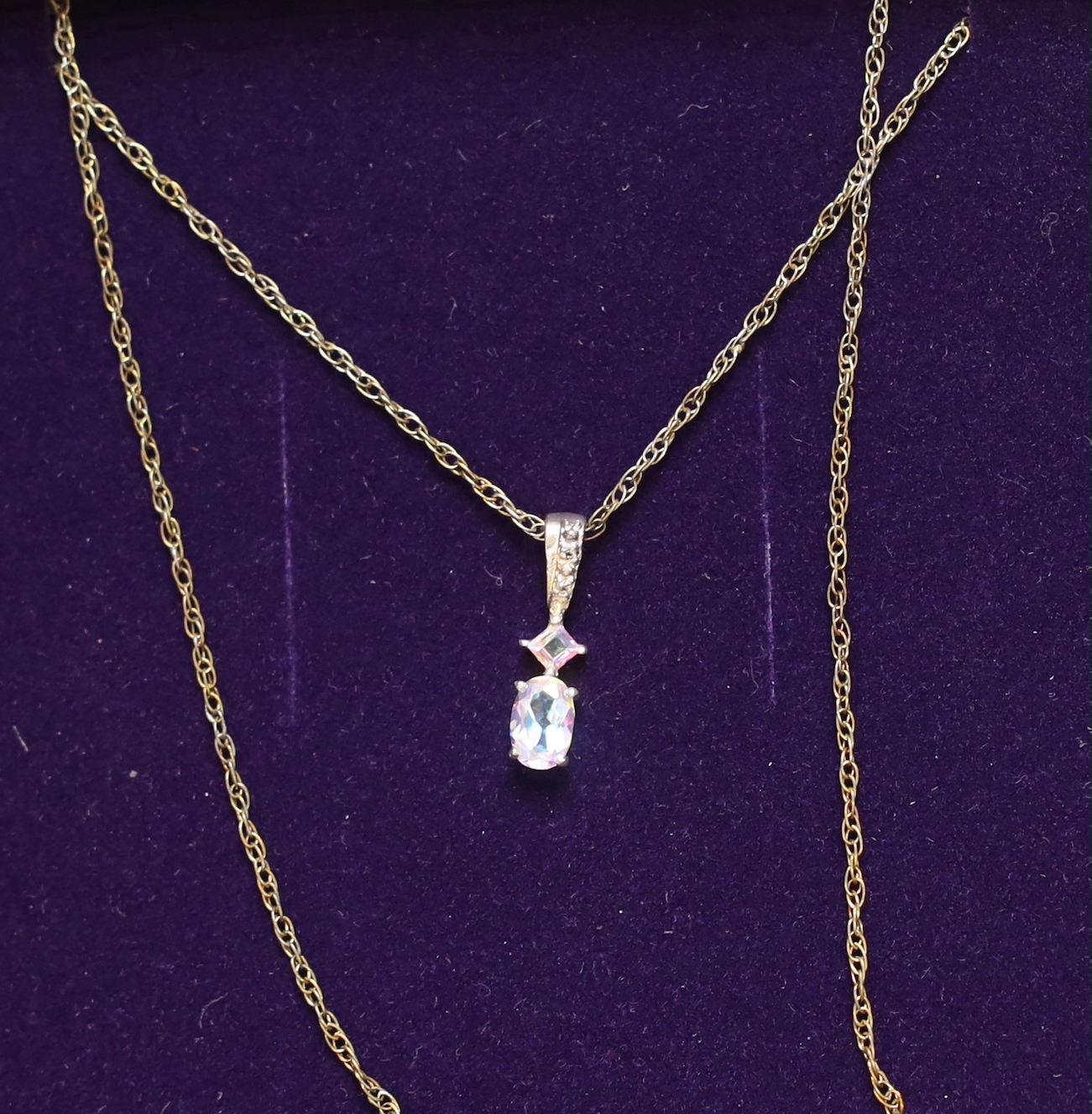 A large quantity of assorted 925 and mainly costume jewellery.